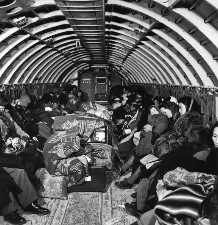 1948年10月， 一架运输机用于从沈阳撤离国军家属至上海。