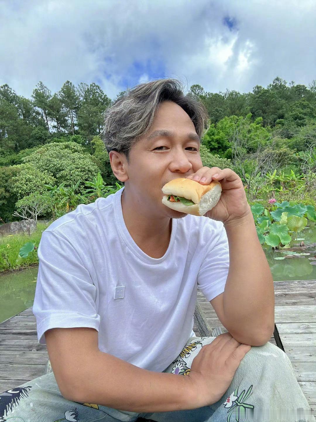 过年还得看赵家班从乡爱18到象牙山无缝笑场赵家班全员集结，热闹喜庆全都有，过年要