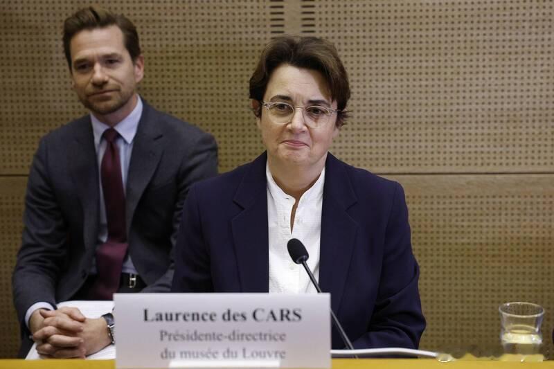 【罗浮宫馆长窃案后首度表态：承认安保存在缺陷，辞呈被拒】海外新鲜事 法国巴黎罗浮