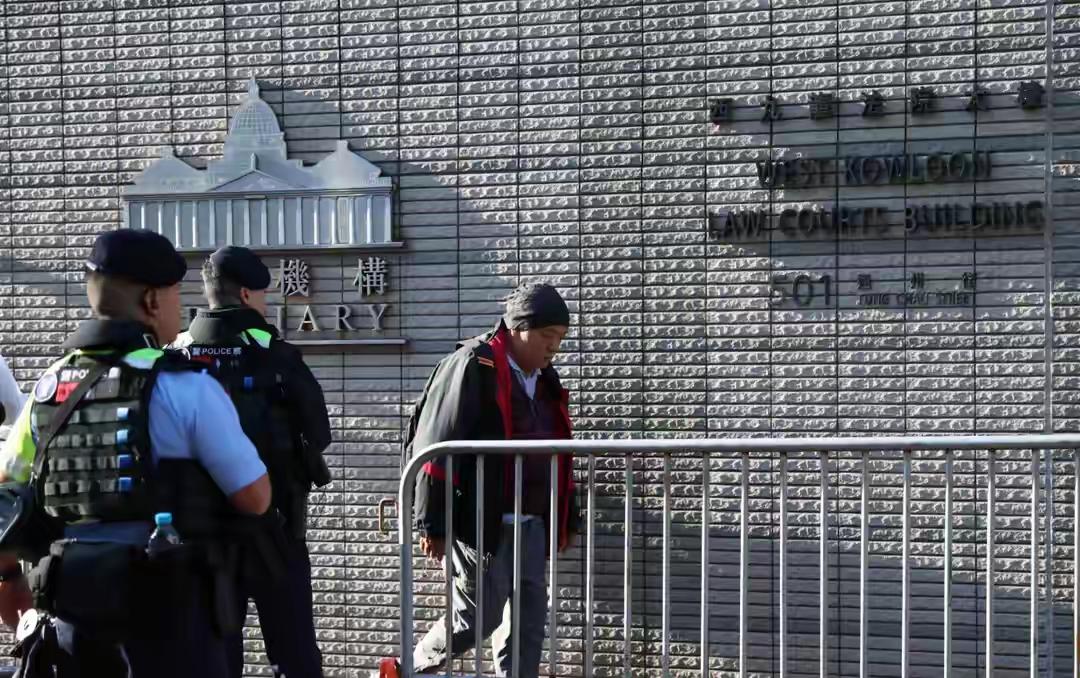 今日对黎智英的裁决，是香港特区在“一国两制”下维护国家安全的重要里程碑。审理中法