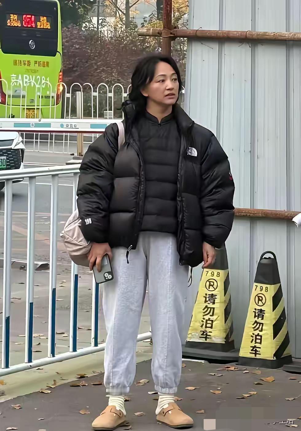 有谁认识这位明星