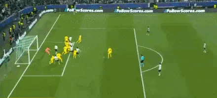 葡体锐不可当，势如破竹；闪耀哥原形毕露，惨遭扒皮，欧冠黑马黯然失色。这样的剧情，