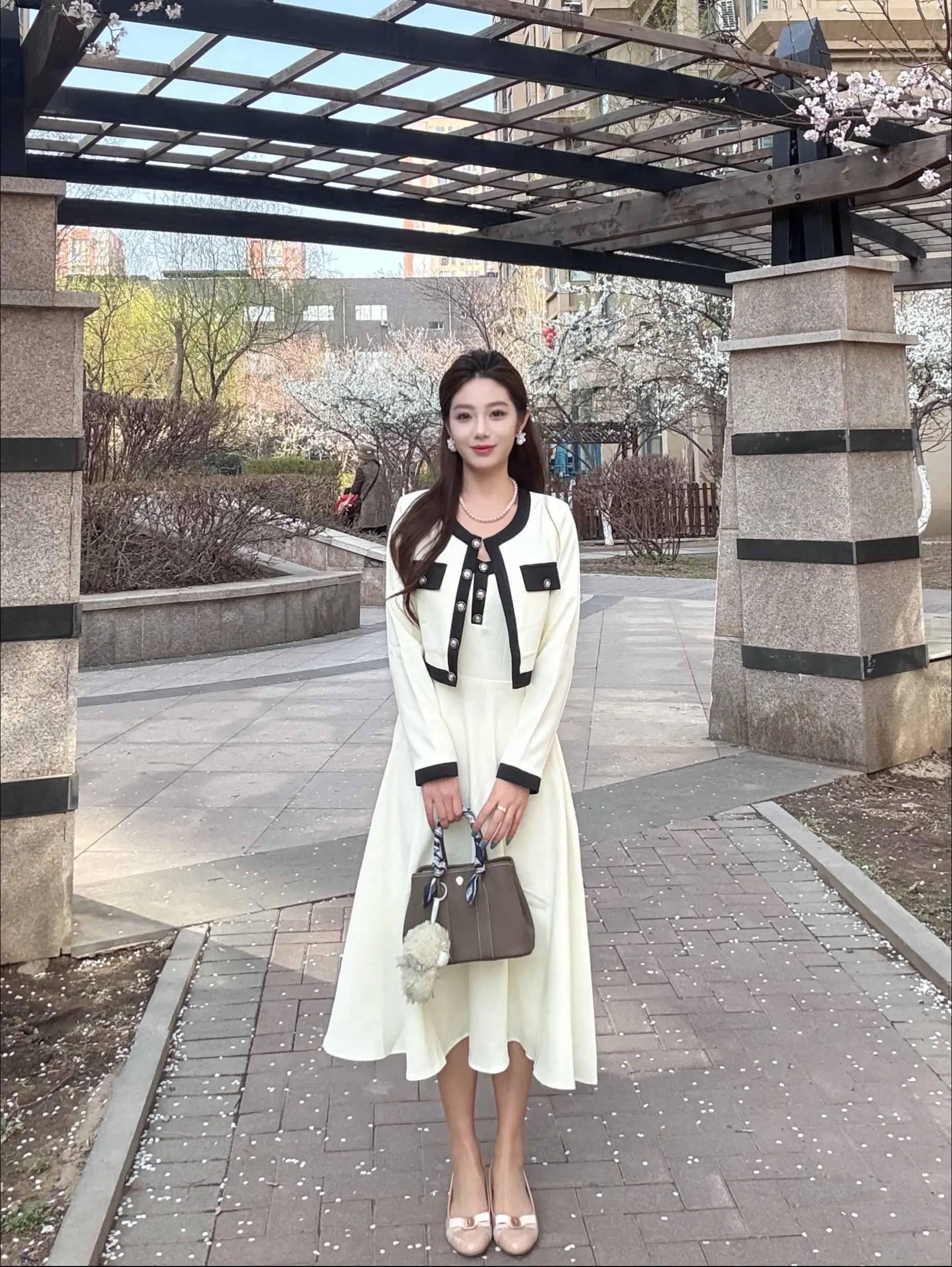 终于到穿裙子的季节