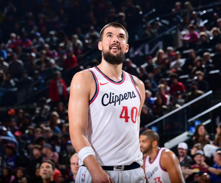 祖巴茨一句话捅破快船真相！
平时闷头干脏活累活的祖巴茨，现在居然对着记者放话了，