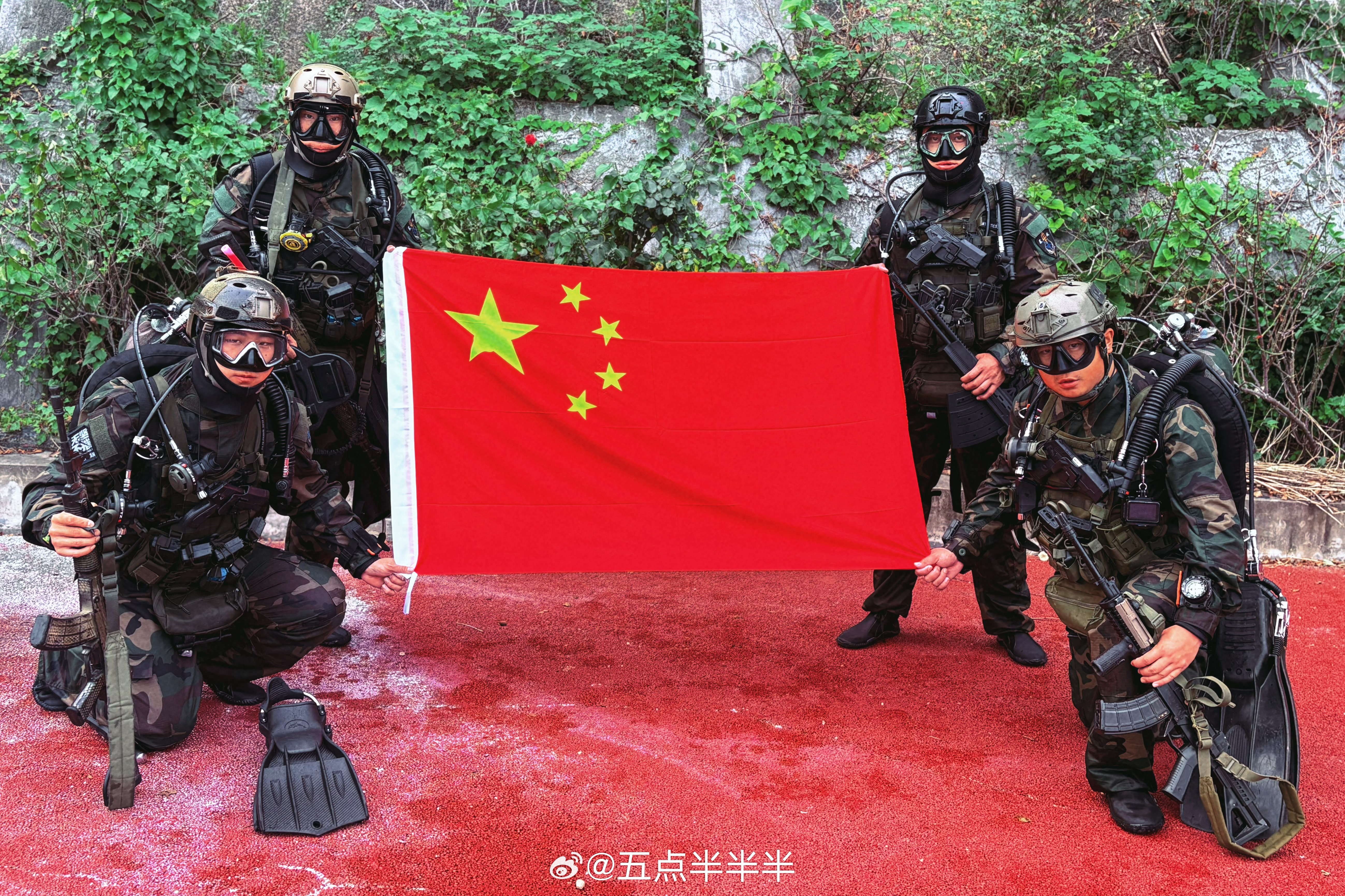 战斗蛙人，寂静无声潜水战术范儿暴风战术