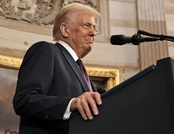 “如果敢打乌克兰，那么我就炸莫斯科，如果中方收复台湾，那么我就炸北京”，这是特朗