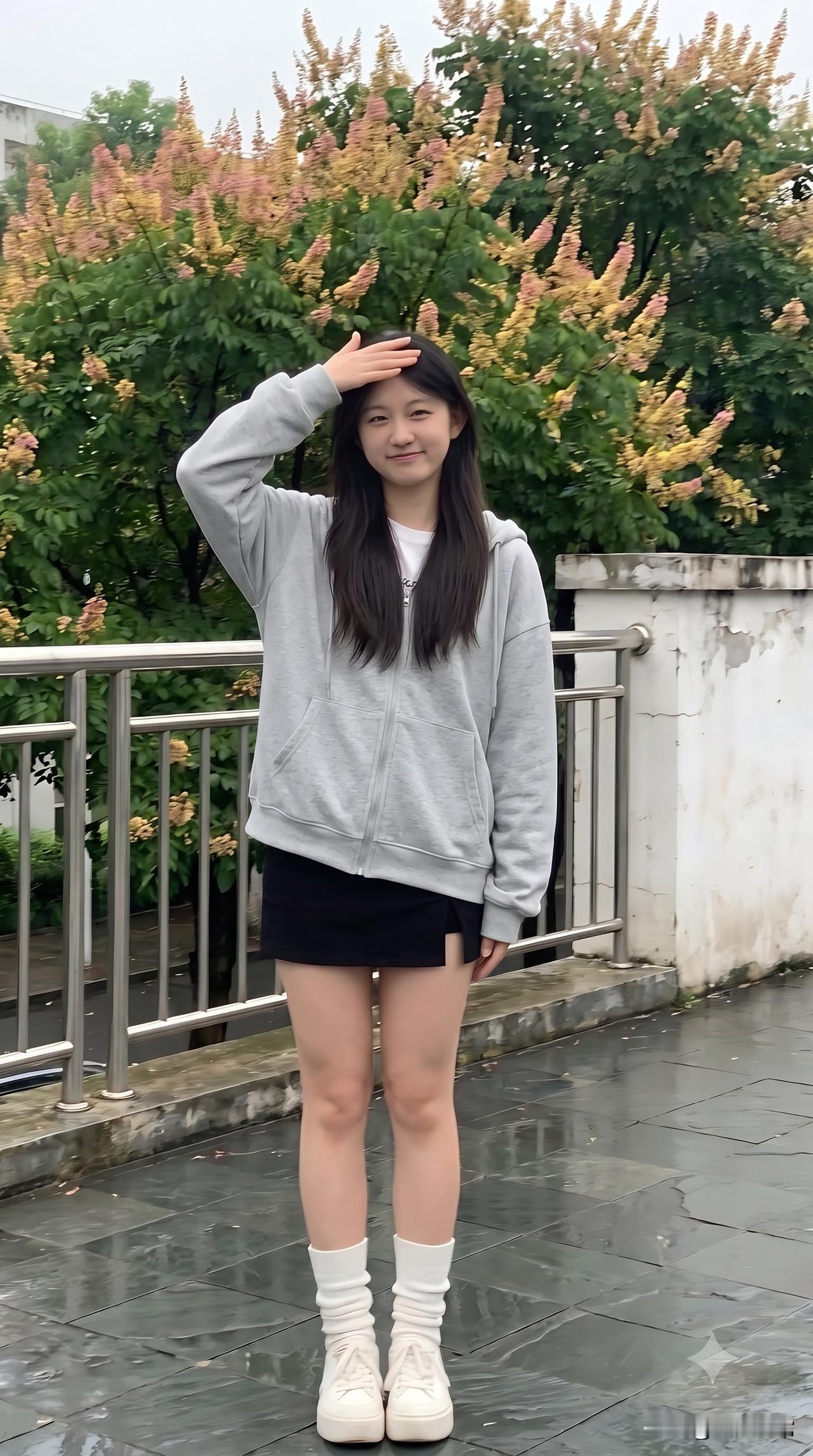 我觉得最美的女大学生，是素颜赶早八、熬夜写作业、还能在课间笑出声的普通女孩。你见