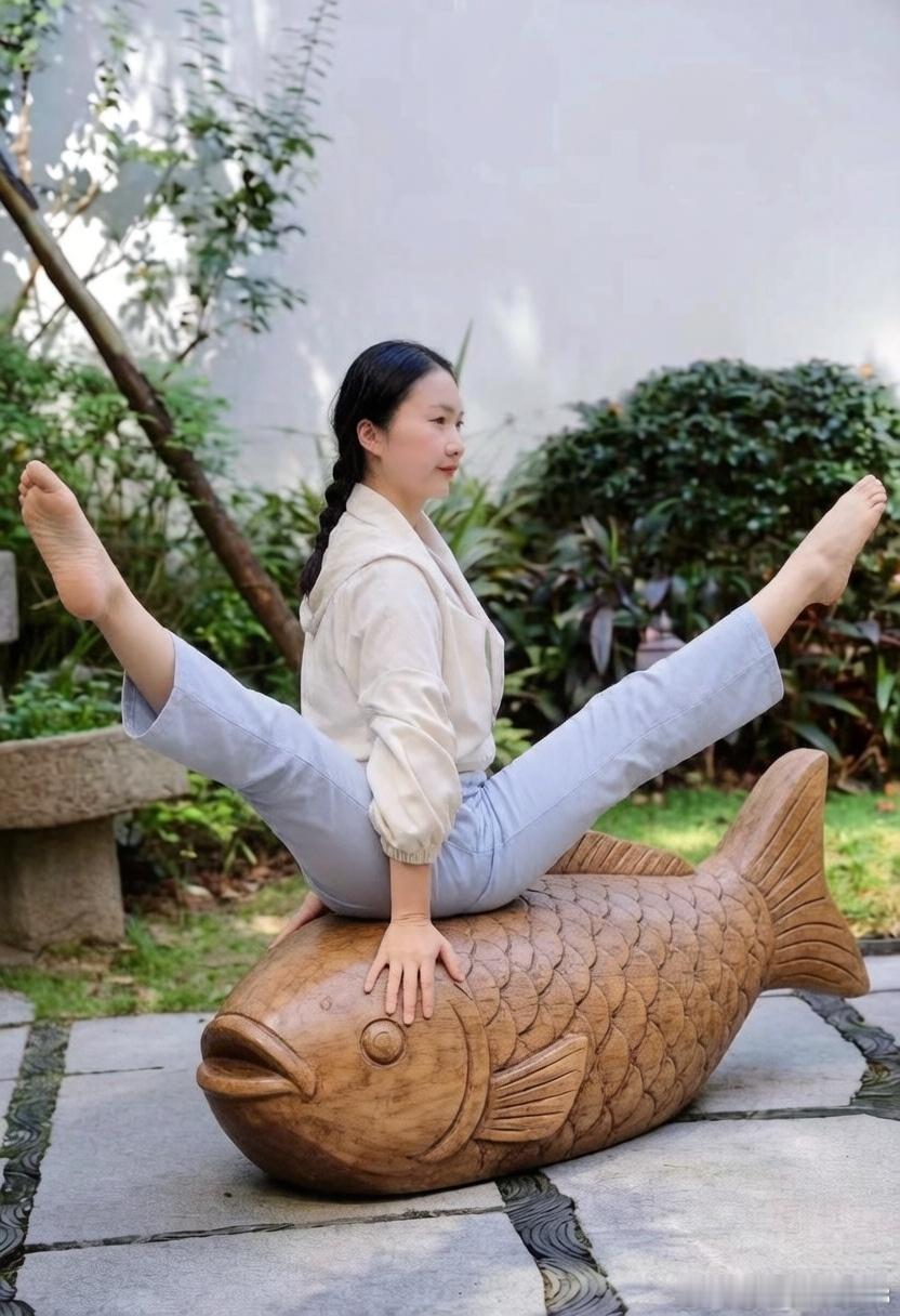 美女热门美女见人不如健身 瑜伽式的集大成者 