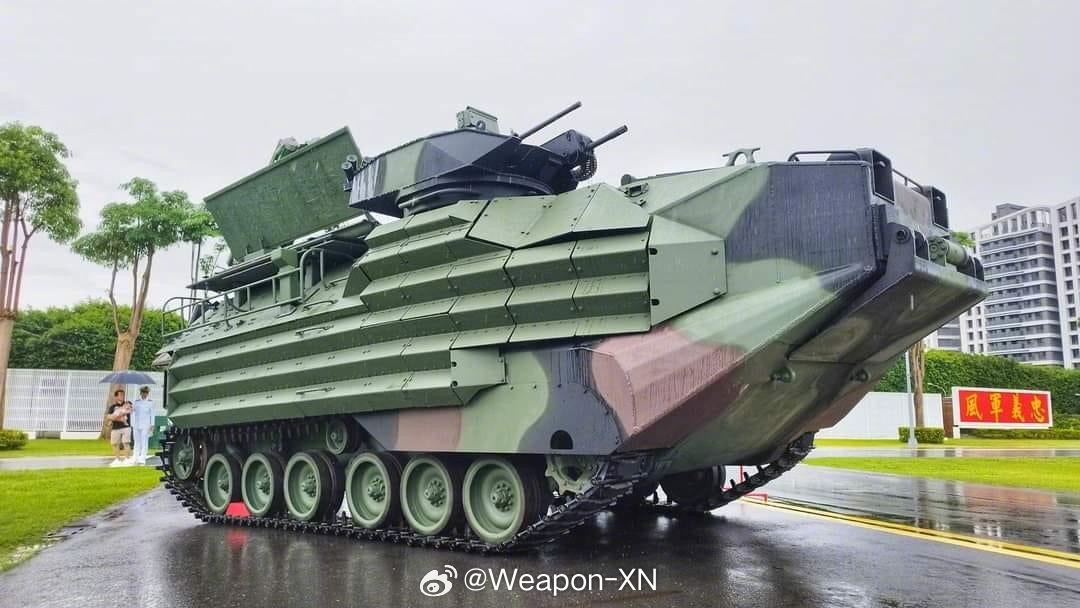 #兵器影像[超话]# 台伪海军陆战队 AAV7A1 RAM/RS两栖突击车，挂载