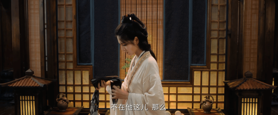 艾米绊倒这段不是演的艾米绊倒被剪进了正片真的没想到这段慌乱摔倒居然真的是意外，反