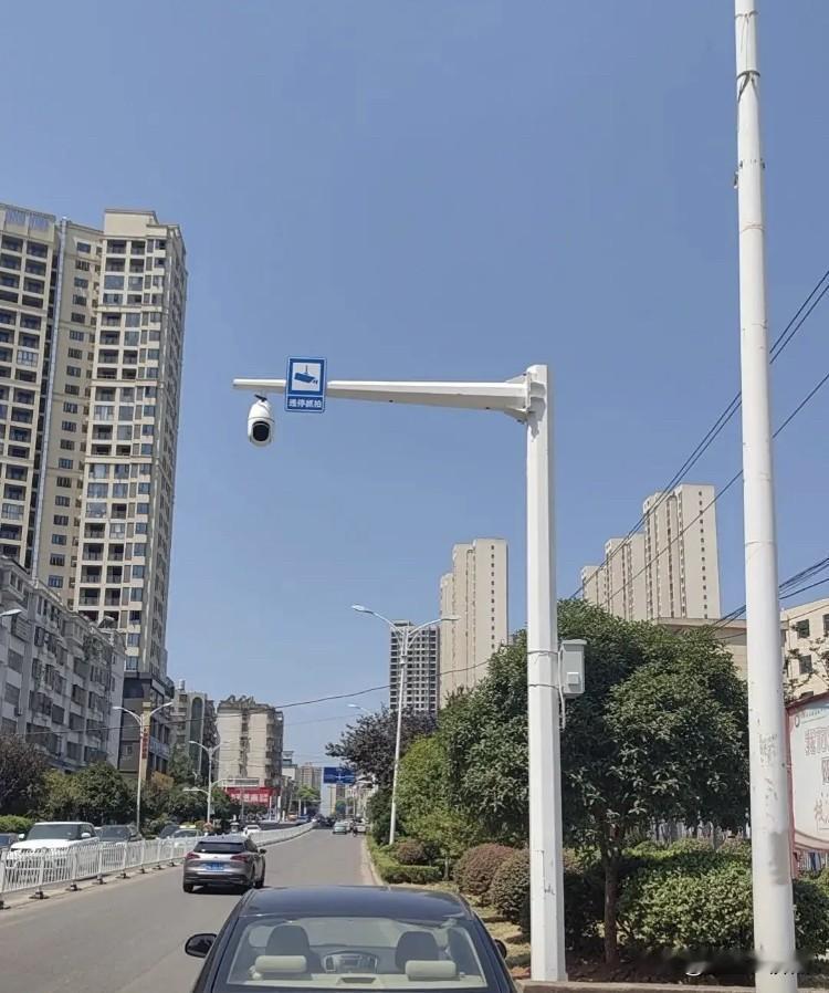 济宁新增3处交通监控，
主要拍违停，
我看了下这3个地点，
家门口就有1个……