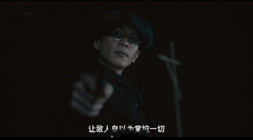张若昀刀刮喉结镜头 电视剧千里江山图 一眼沦陷属于张若昀的谍战白月光！清冷眼底翻