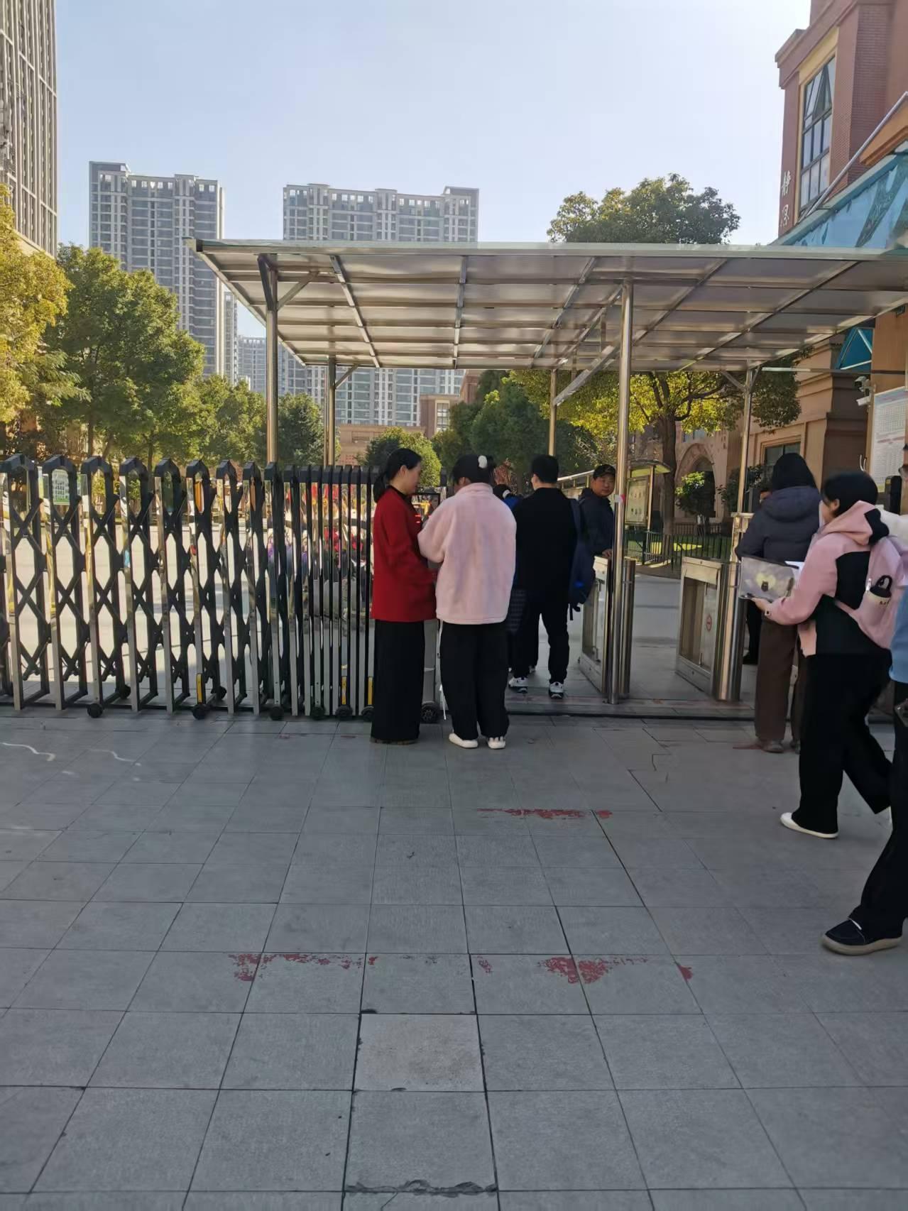 今天（11月30日），孩子参加了2026年国家公务员招录笔试，惊呼太难，尤其是行