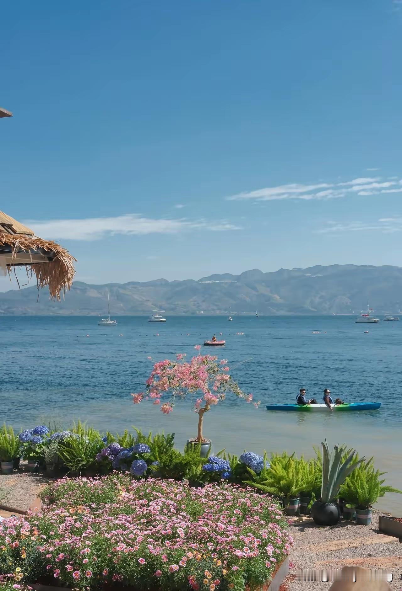 智慧道德经

“知雄守雌，知白守黑，知荣守辱”
这是《道德经》中记载的古人智慧