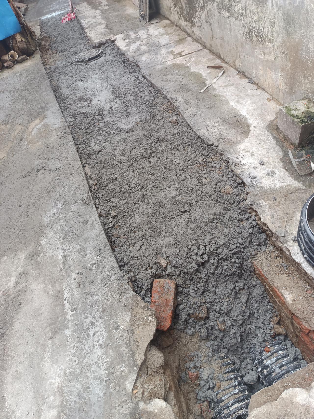 我在康乐路
发现一个很严重的问题
但不知道怎么说才好





你敢相信吗？现在