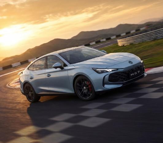 2026款名爵MG7上市：11.69万起，燃油轿跑玩起高阶智驾
2026款上汽名