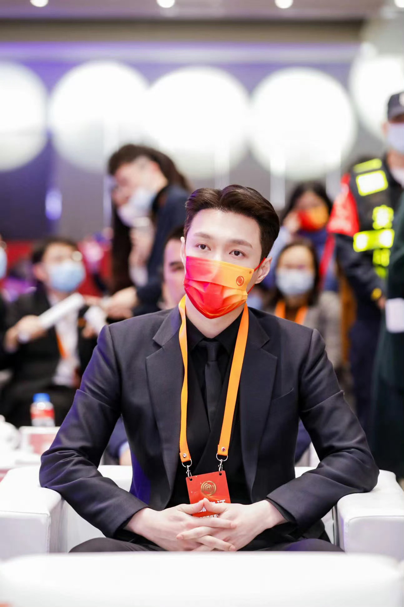 张艺兴电影绽放角色定妆照 为中国人民解放军建军一百周年献礼  致敬平凡而伟大的革