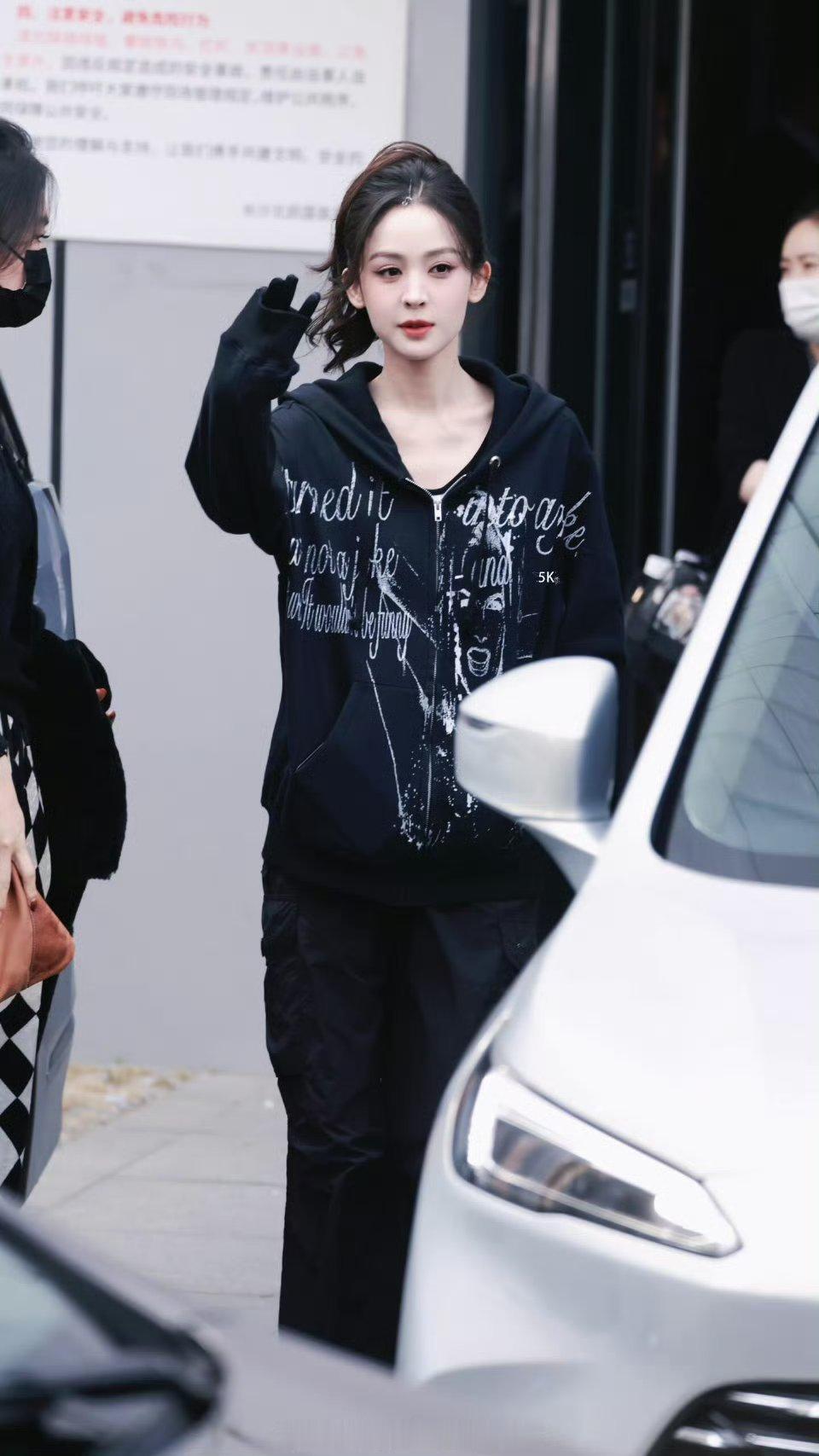 侯明昊娜扎你好星期六上班路透，开始宣传《玉茗茶骨》了，期待！！