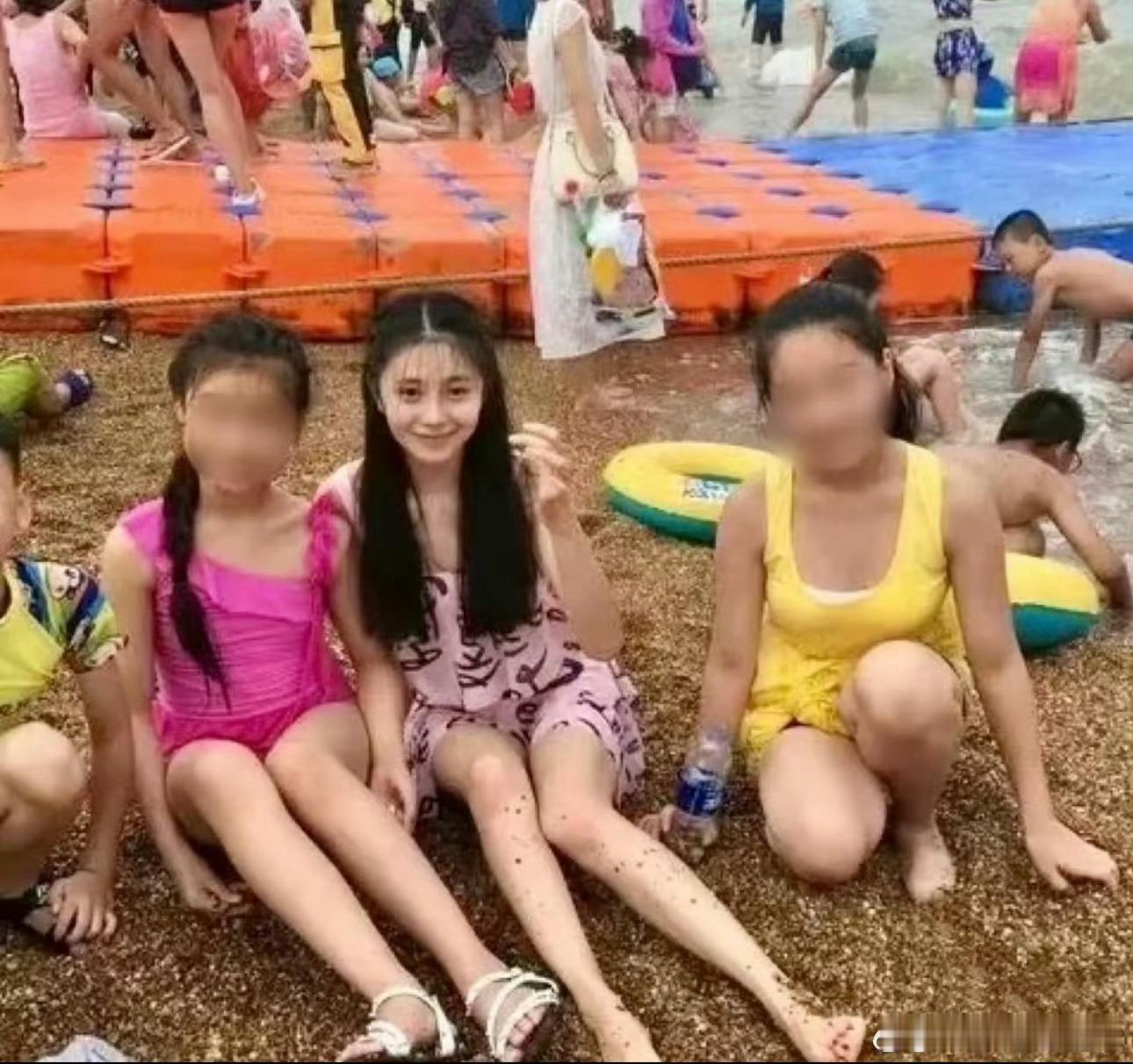 附中一年级的刘浩存这个身材比例真的是异于常人啊 ​​​
