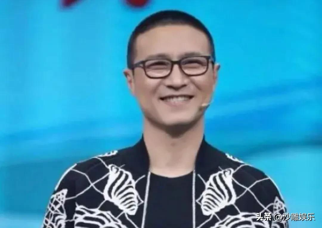 汪峰，高调官宣！

3月6日，许久没消息的汪峰，突然扔出一颗“催泪弹”。

当工