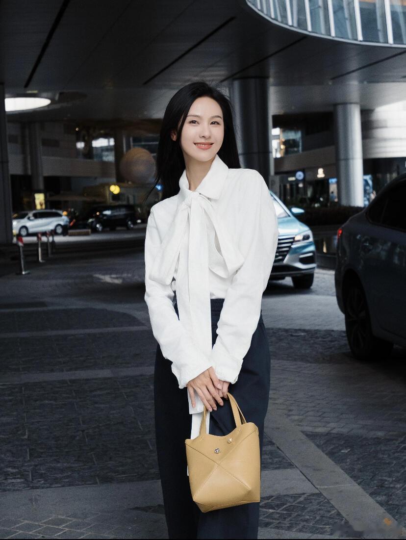 陈都灵蒋欣新剧演母女跨立场的恋情也太好磕了吧！罗密欧与朱丽叶式的爱情，明明相爱却