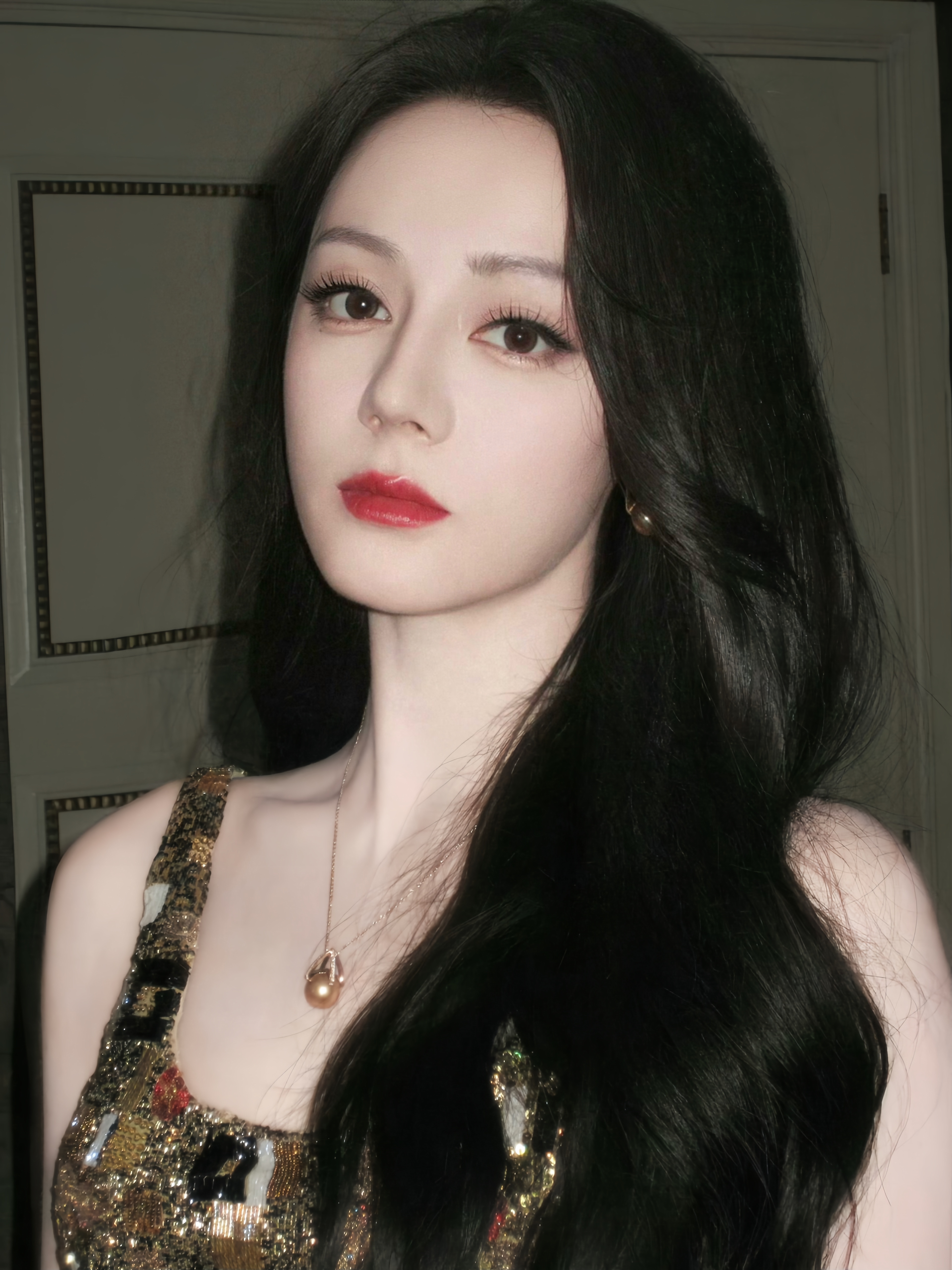 至少得是这种级别的美貌 才能说「任是无情也动人」🥂 ​​​