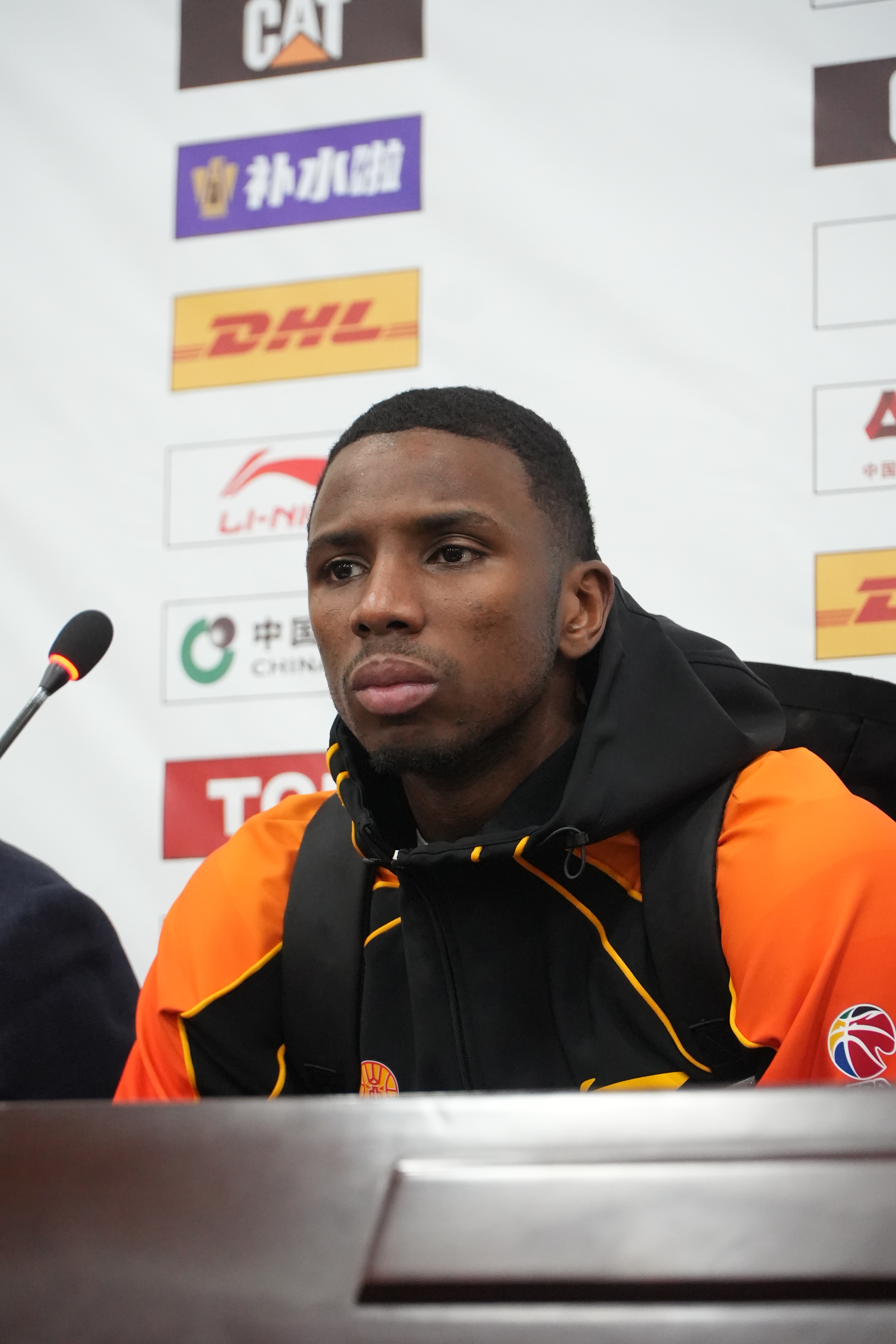 迪亚洛赛后评价辽宁队：辽宁队是支非常好的球队，是个值得尊重的对手，我们战斗到了最