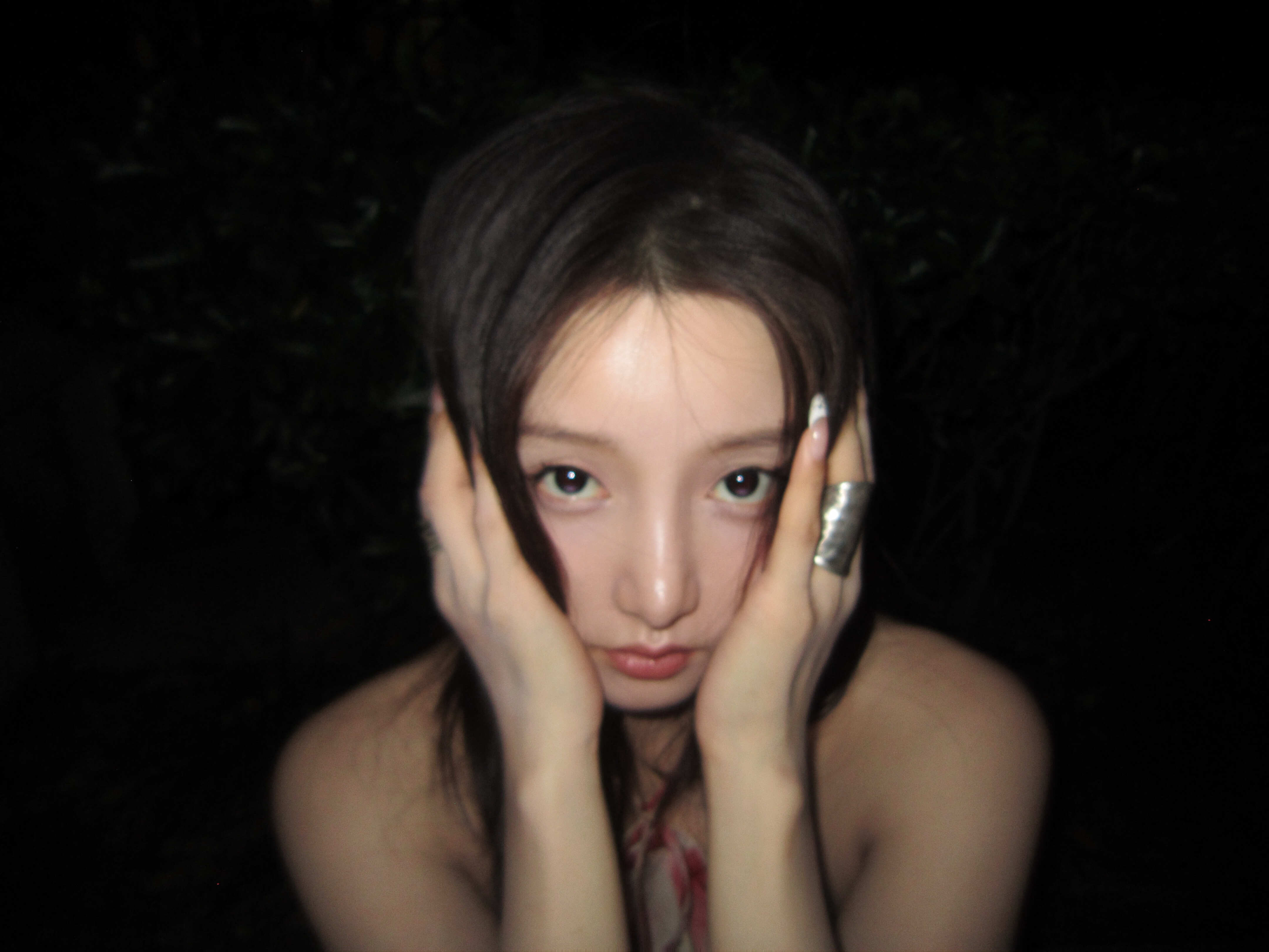 姜贞羽 