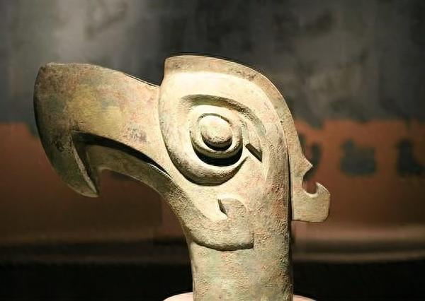 证据已经有了：山海经显示，三星堆文明，极有可能是夏朝遗民
 
我知道很多朋友看到