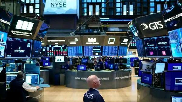 美股又疯涨！4万亿美元巨头诞生，背后藏着什么信号？


快看！美国股市又炸了，巨