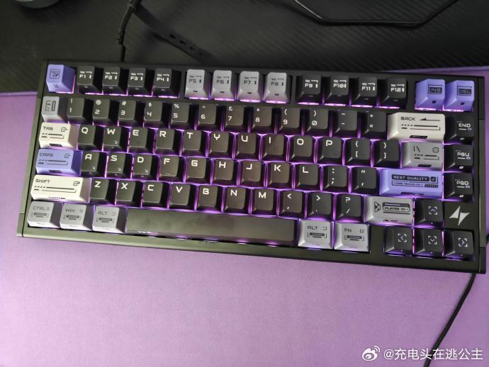 浅谈 ATK RS7 V2 ultra 1游戏体验:cs2开socd对比我之前的