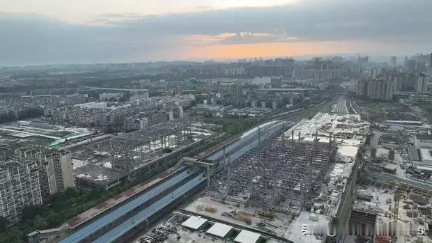 【成都站改造进度实况跟进】成都火车北站改造正在热火朝天的进行，随着6月20日成都