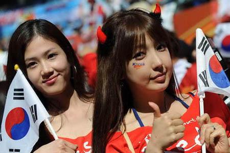 我们没有理由嘲笑韩国足球！韩国足球队在本届世界杯惨遭淘汰，无缘32强。不少人嘲笑