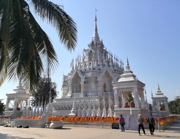 伊朗救了美国一命。说实话，伊朗这一次强力反击，把美国也算是打回了原形。正是这种强