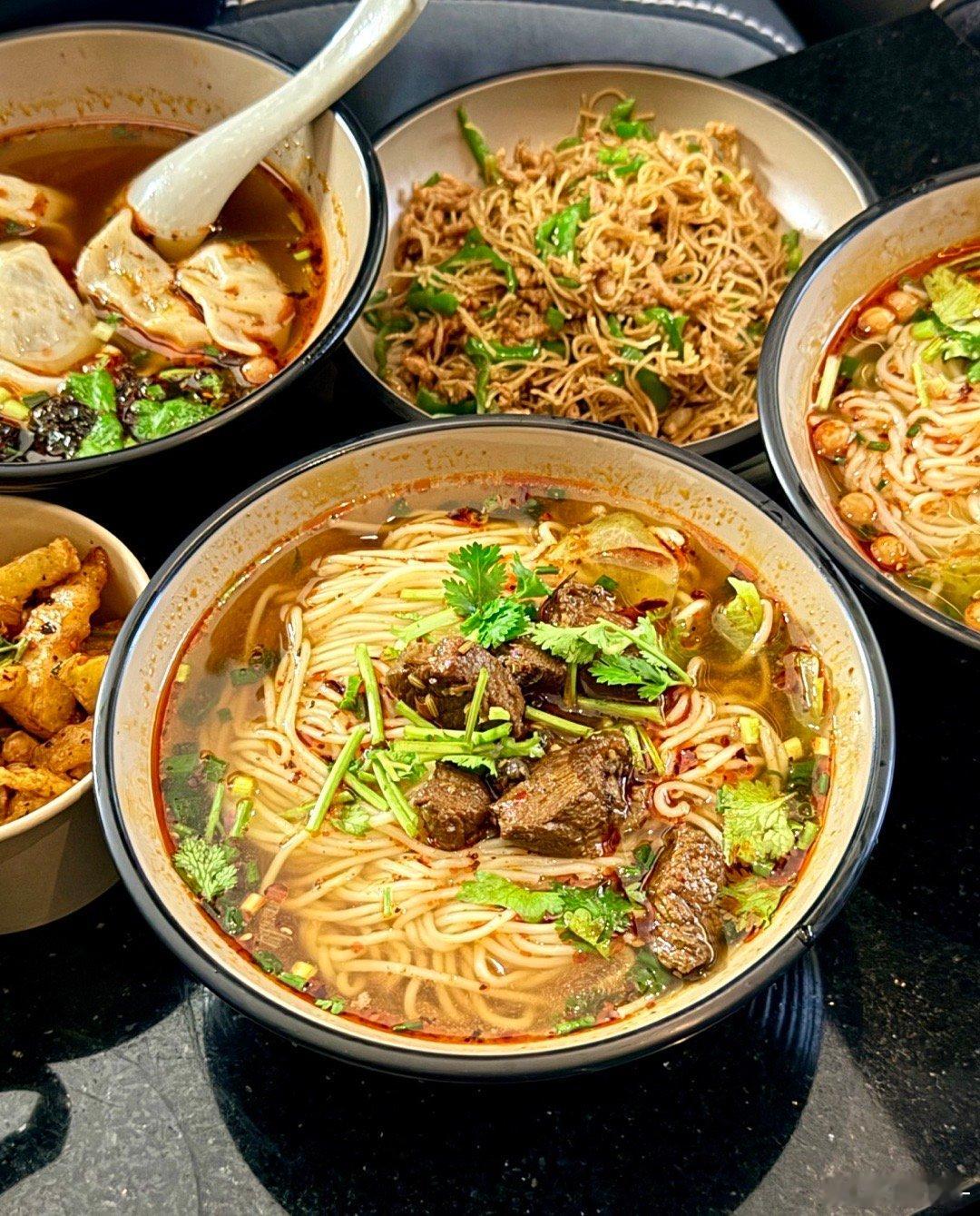 我感觉我有时候去洗脚，其实是奔着吃的去的