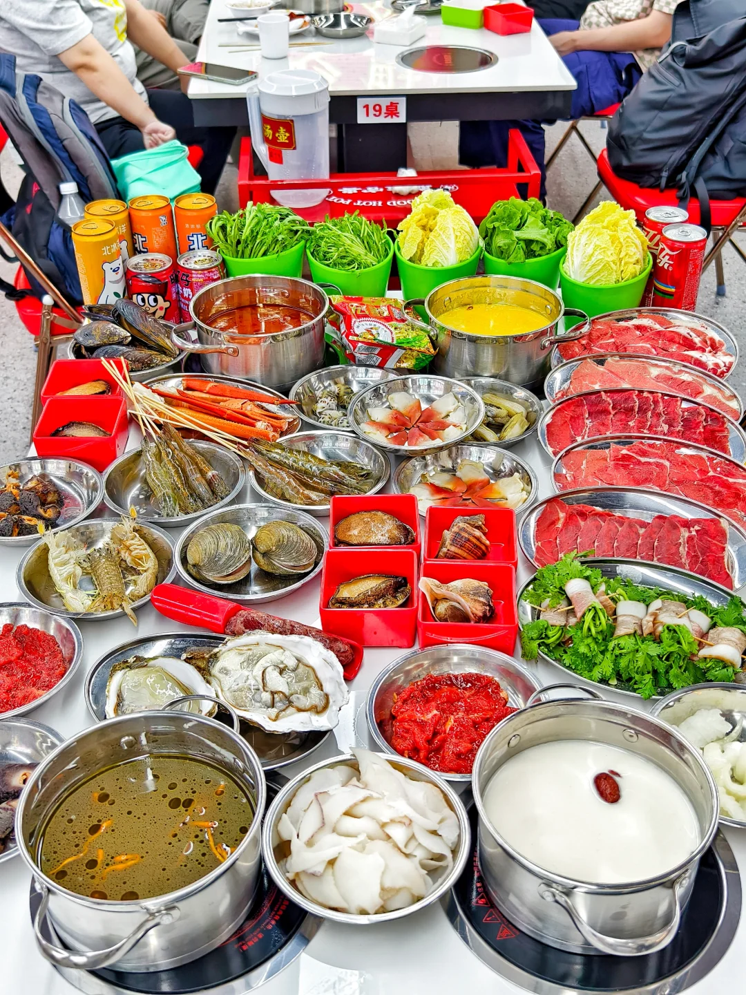 国庆来武汉体验在海鲜集市吃火锅！！🦀