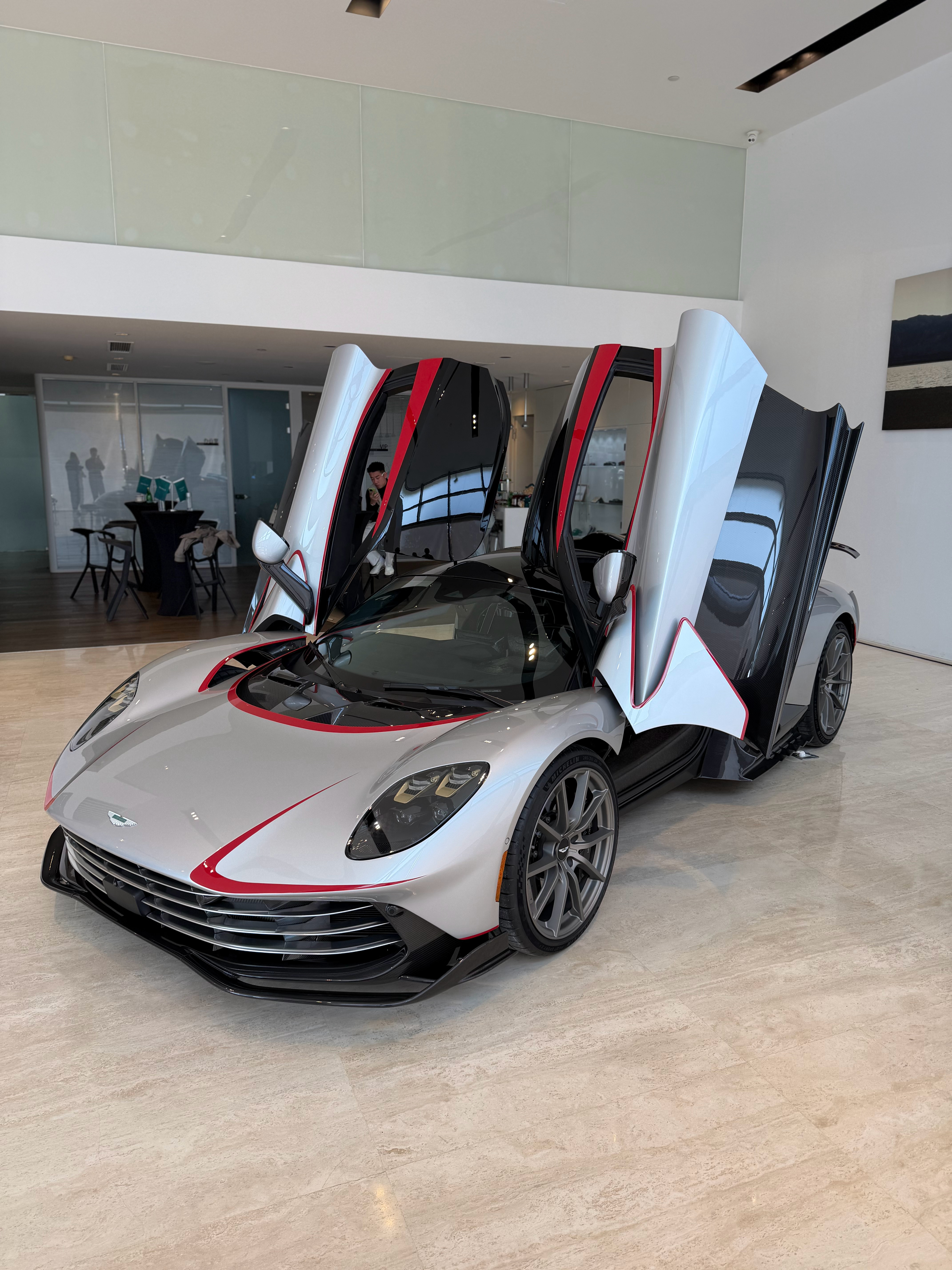 有亿点点帅，阿斯顿·马丁Valhalla实车 15号前车子都在阿斯顿·马丁杭州滨