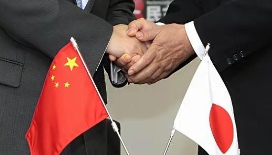 日本终于察觉到局势不对劲！日媒披露，在中日关系长期走低的大背景下，日本商界时隔八