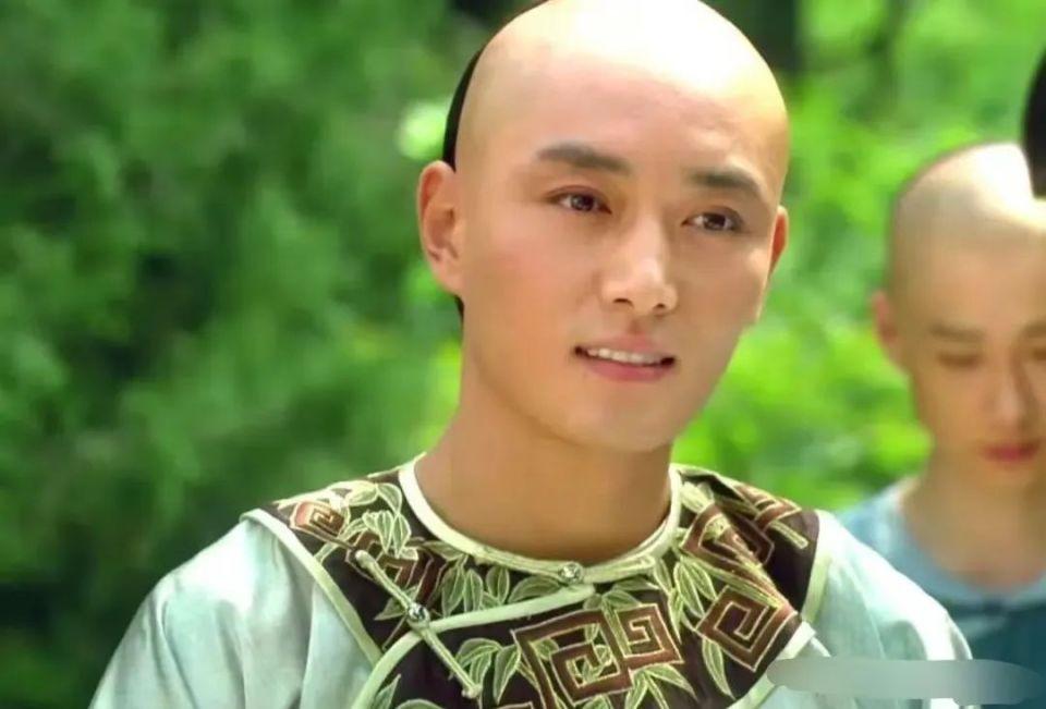 《甄嬛传》：让亲嫂子怀孕、被骂12年的果郡王，在这个冬天洗白了
在《甄嬛传》播出