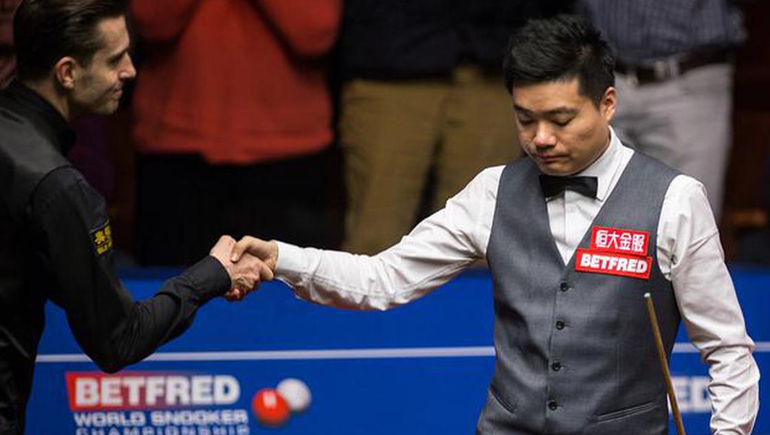 vs 丹尼斯·泰勒（17-18）
史上最经典。戴维斯8-0开局，泰勒追至17-1