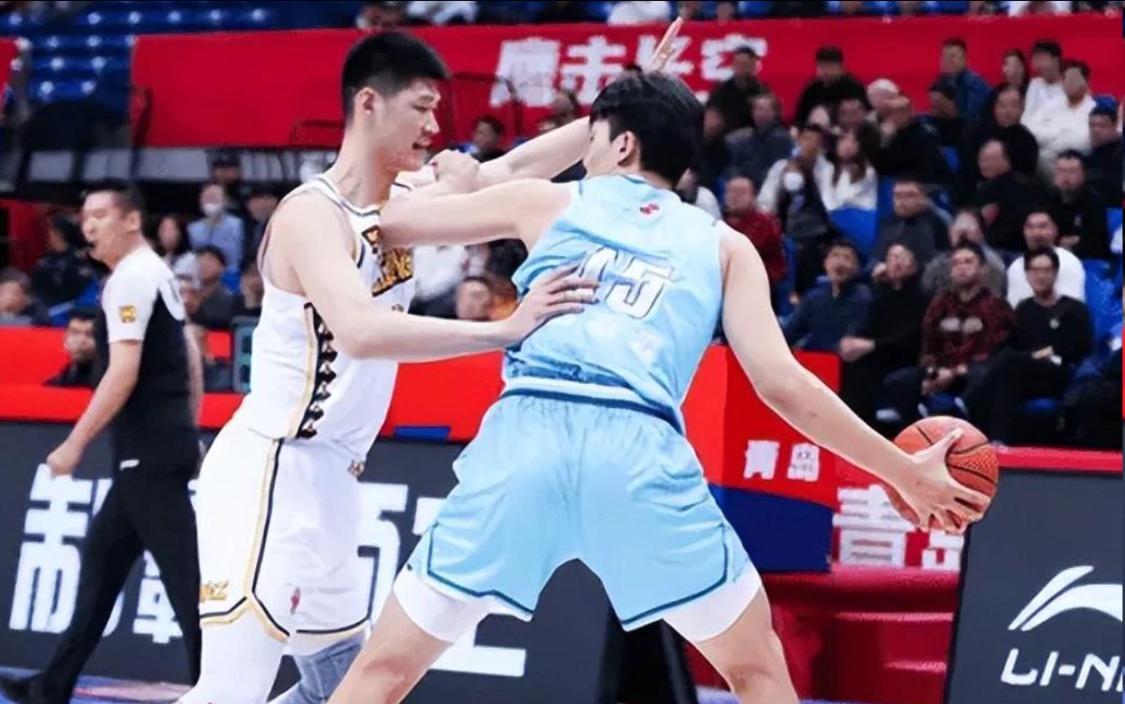 CBA季后赛打到关键阶段，突然宣布要改赛制，这下可把不少俱乐部和球迷惹急了，官方