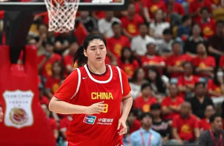 北京时间2月7日，中国女篮热身赛合肥站，坐镇主场对阵国际联队。中国女篮由杨舒予、