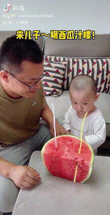 本想套路娃喝药，反倒被自家孩子上了一课，这位爸爸属实有点尴尬。
        