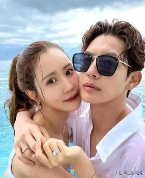 #李多海定居上海，还是内娱的钱好赚# 
李多海携老公定居上海，这是想在内娱捞金吗
