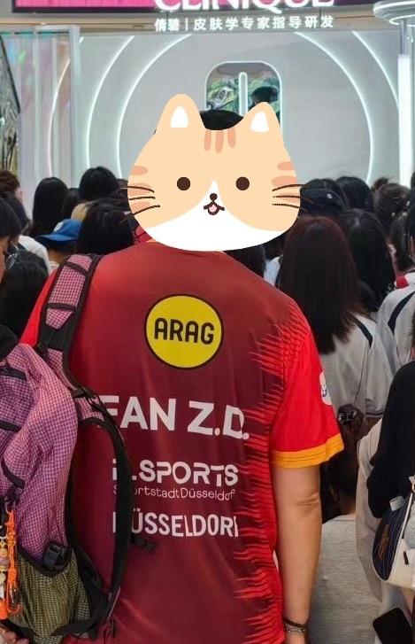 大哥速度真快 新球衣这就上身了😂😂 