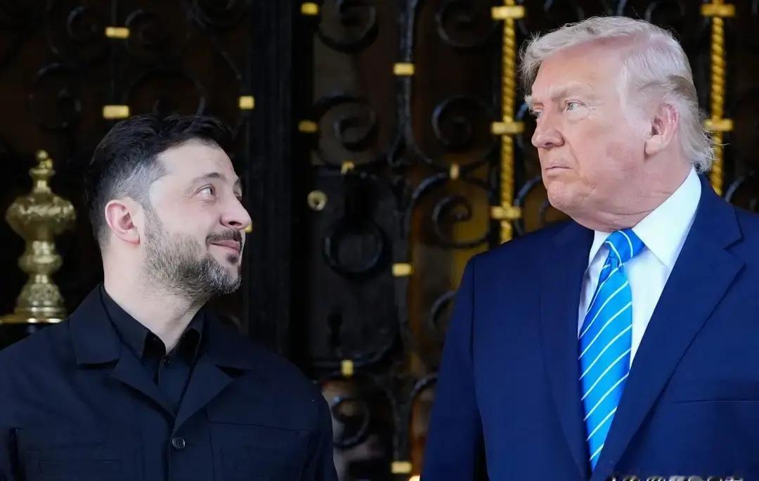 特朗普急于推动和谈，我分析有几点原因。
 
1 他突然邀请泽连斯基到海湖庄园，选