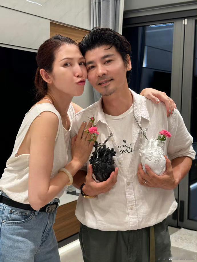 蔡少芬回应张晋心脏病发作17日，接受采访时谈及老公心脏病发作细节，她称之前旅游时