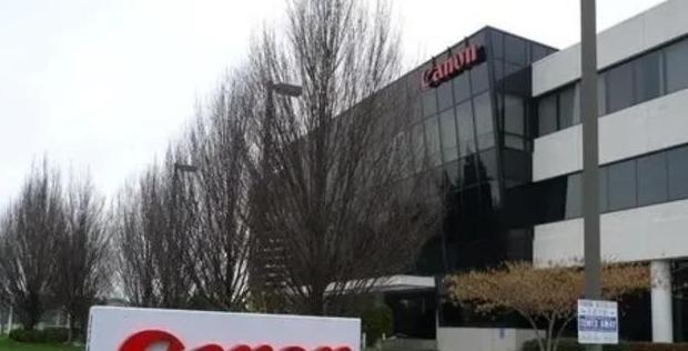 三星、东芝走了，把生产线搬去了越南。阿迪耐克也走了，将工厂搬到了越南，现在就连佳