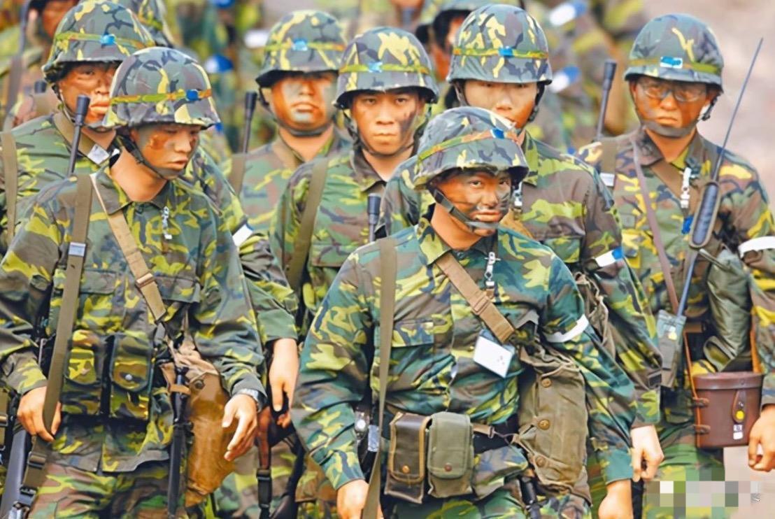 88%愿上战场？潘欣欣设计民调玩文字游戏翻车，台退役军官卢德允一脸问号：“大家心