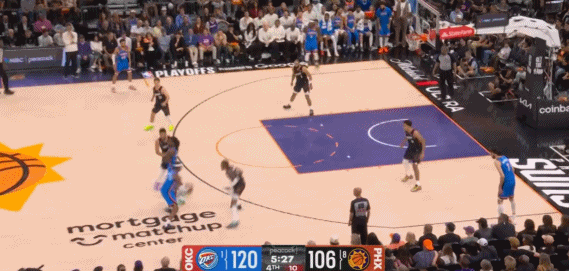 请别拿亚历山大碰瓷乔丹好吗！
居然有人说亚历山大这个球有乔丹的感觉……
说实话亚